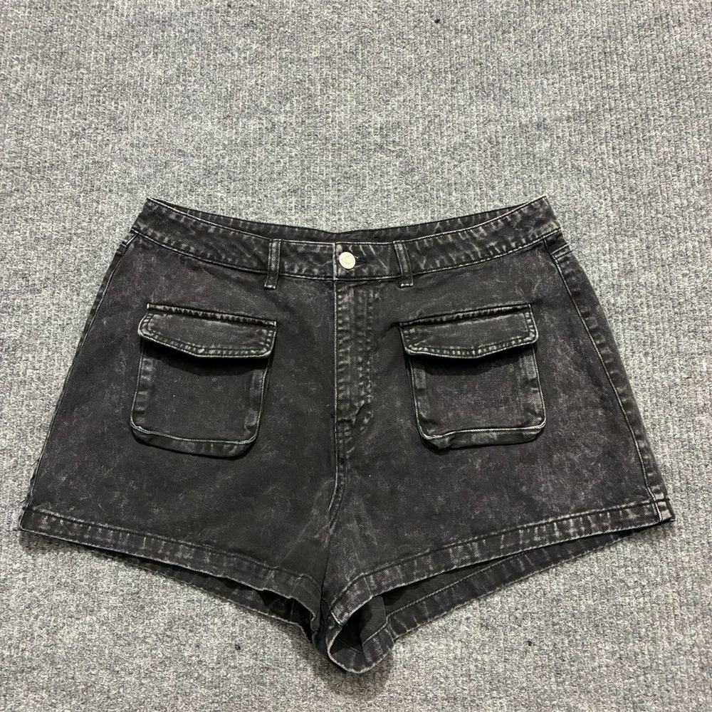 Forever 21 Womens Shorts Size‎ 14 Black Denim Front Flap Pockets High Rise